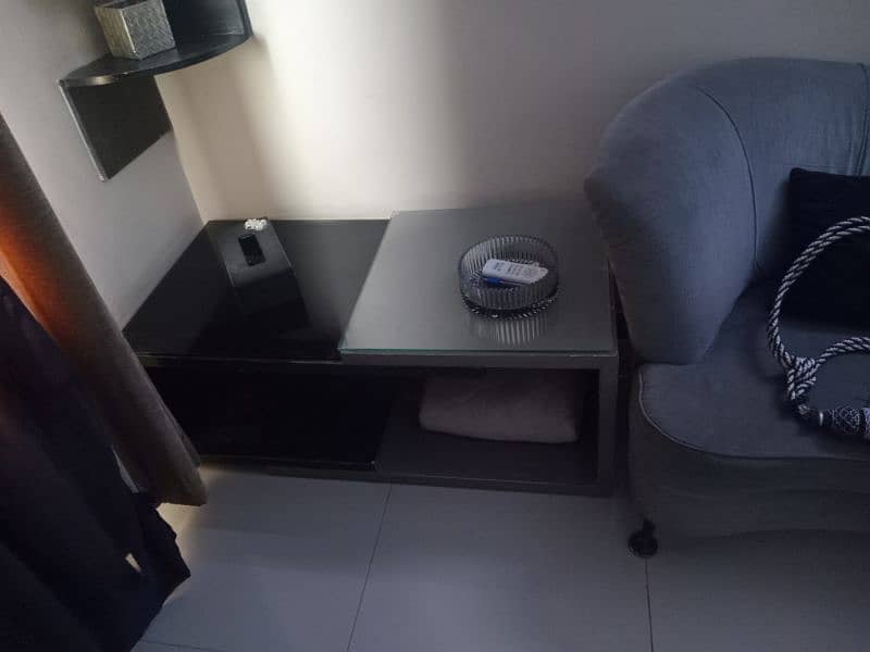 designer table 0