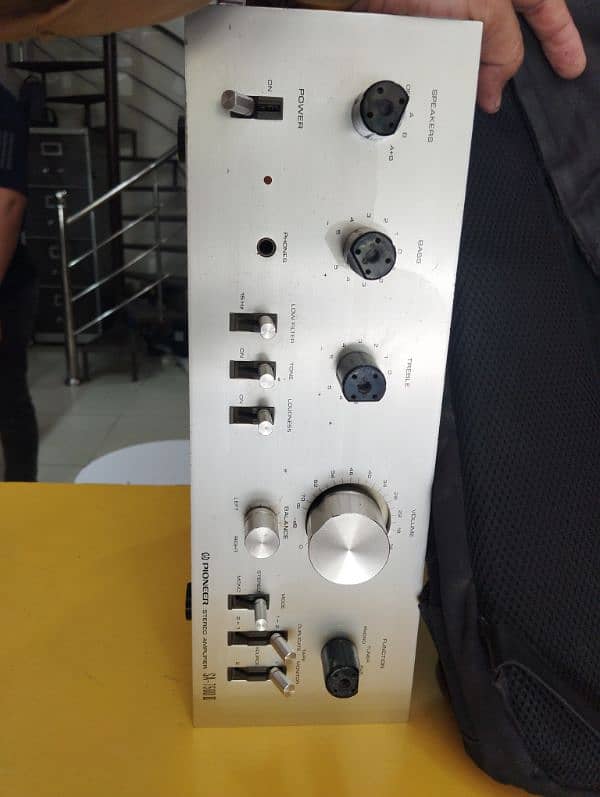 pioneer amplifier 1