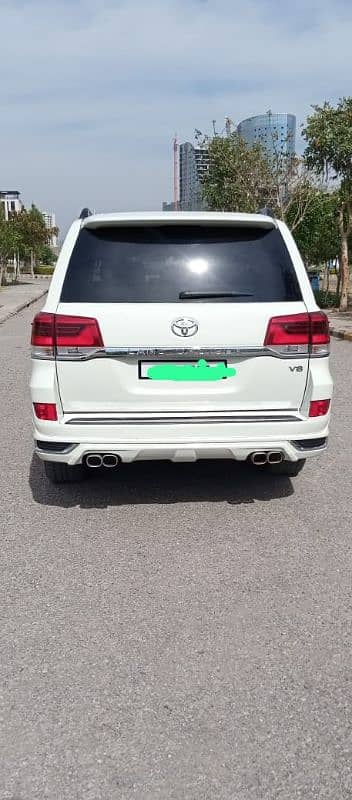 Toyota Land Cruiser 1