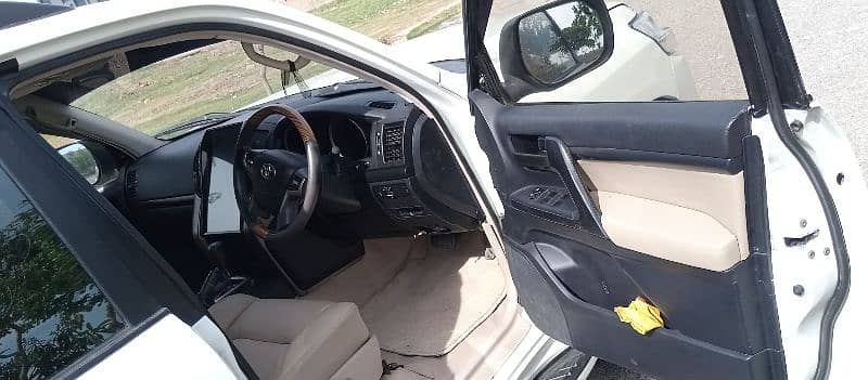 Toyota Land Cruiser 4