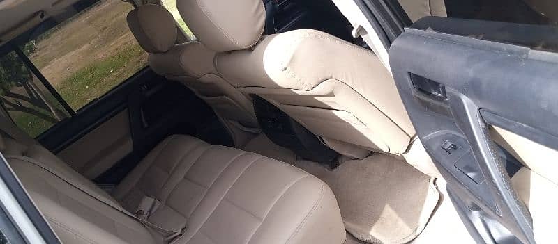 Toyota Land Cruiser 5