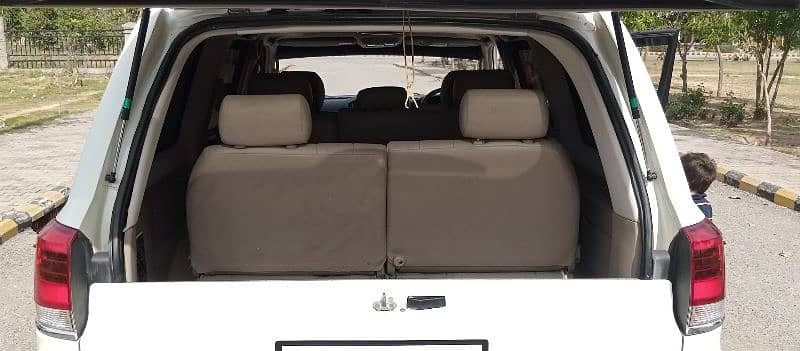 Toyota Land Cruiser 6