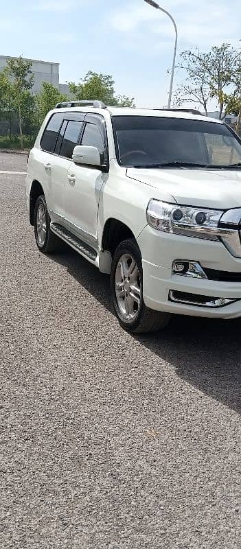 Toyota Land Cruiser 11