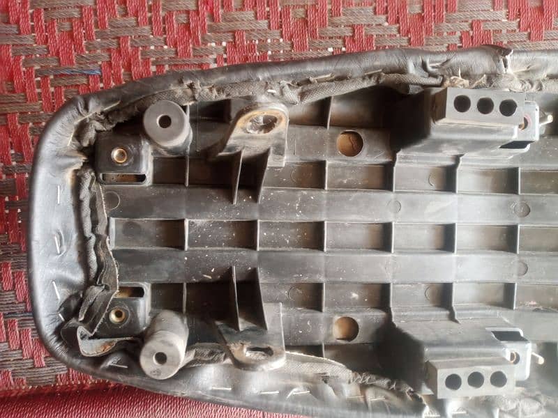 Honda cd70 seat 6