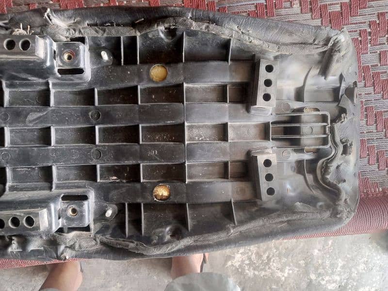 Honda cd70 seat 7