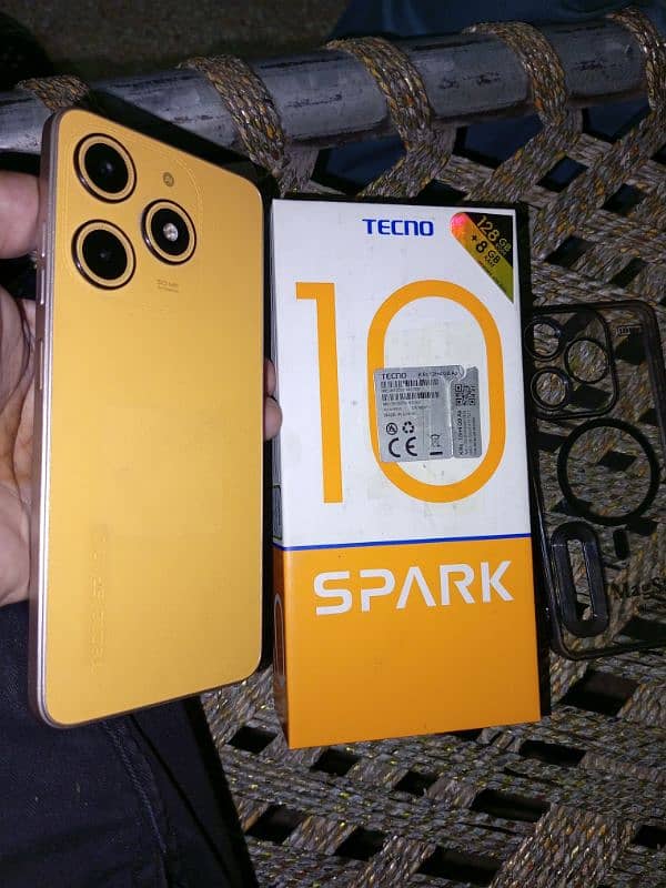 Tecno spark 10 4/128 2
