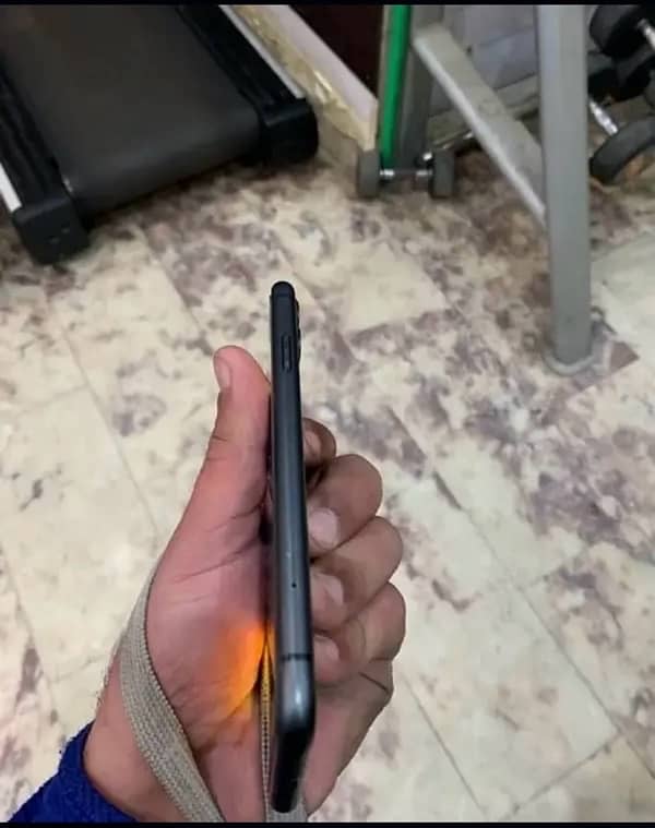 Iphone 11 non pta 128 Gb for sale 3