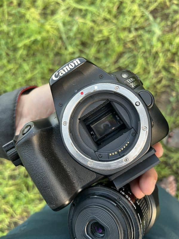 Canon EOS 200D 4