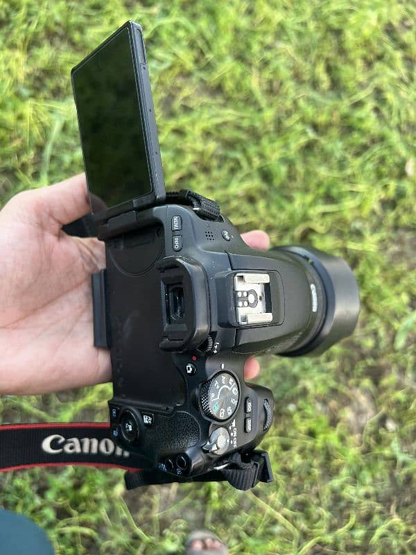 Canon EOS 200D 7