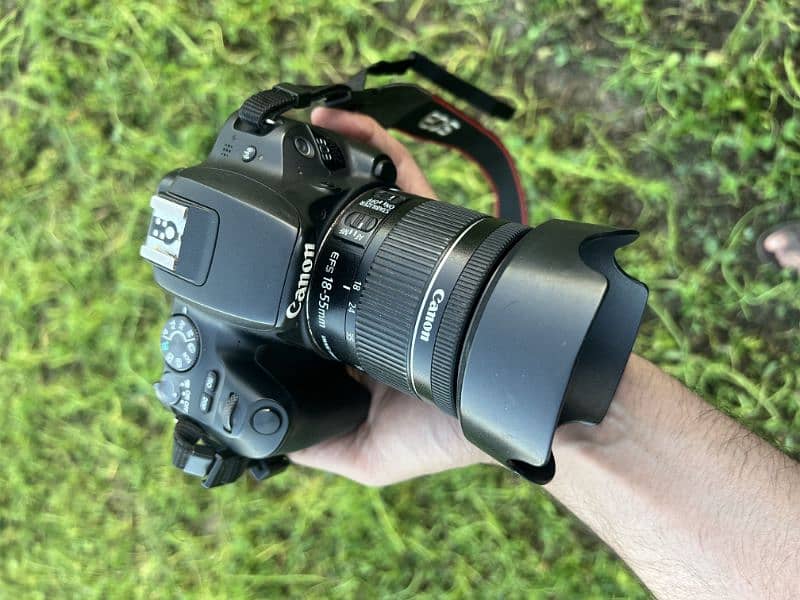 Canon EOS 200D 12