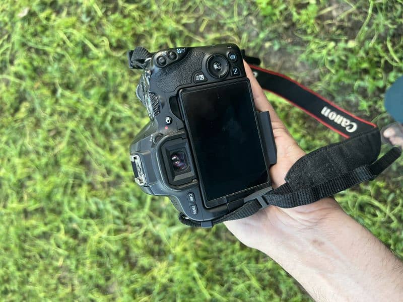 Canon EOS 200D 17