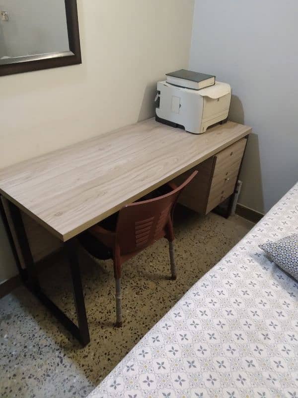 Computer Table (Workstation) for sale 0