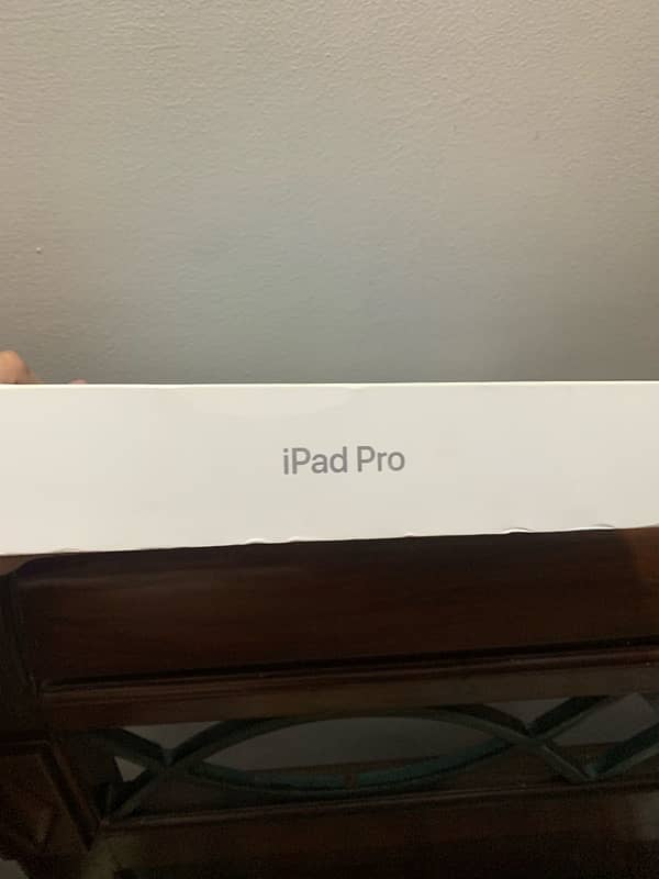 Brand New Apple iPad Pro 256gb 12.9” Wi-Fi cellular 3