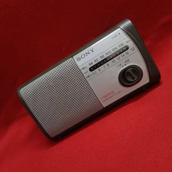 SONY 2 Band Radio . FM / Am 1
