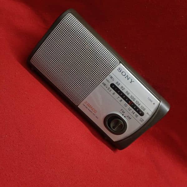 SONY 2 Band Radio . FM / Am 2