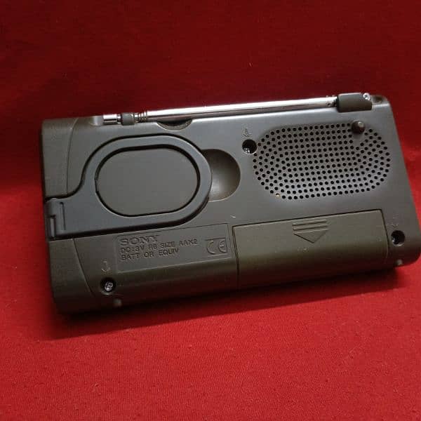SONY 2 Band Radio . FM / Am 7