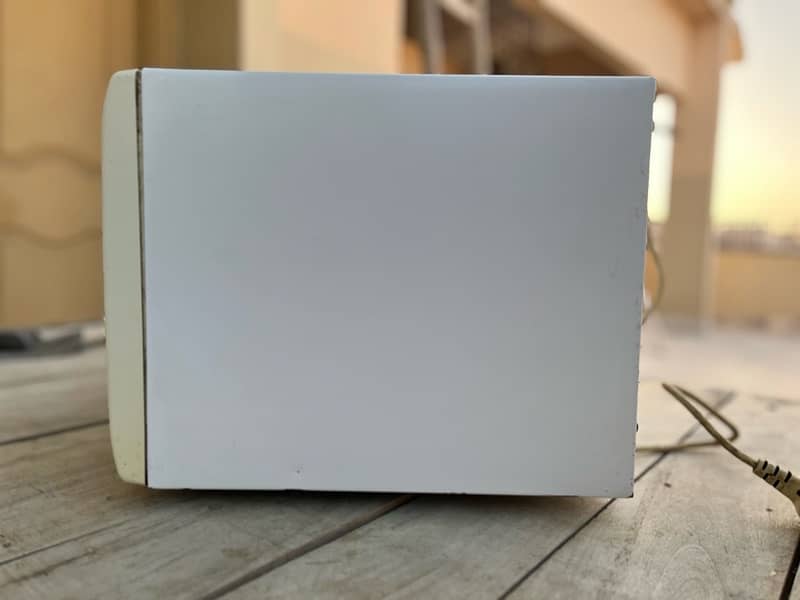 Dawlance Microwave 1