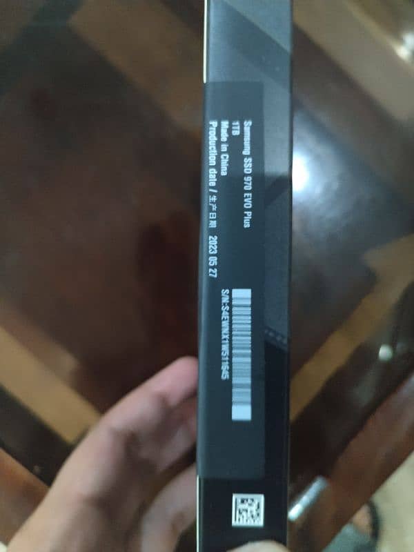 Samsung Evo 970 Plus 1 Tb Box open 1