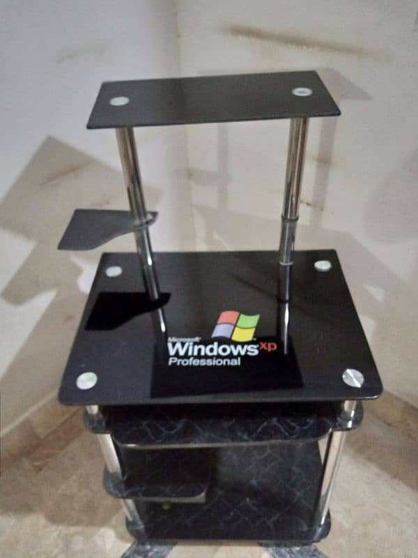 Computer Trolley For Sale in Good Condition. 2