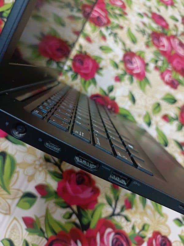 Dell Latitude 7290 core i5 7th Generation 16/512 3