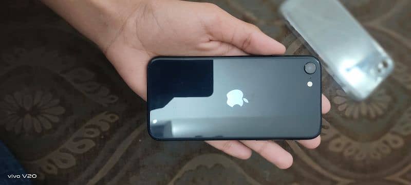 iphone se 3 (2022) 2