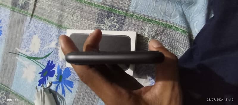 iphone 11 64GB with box non pta jv 7