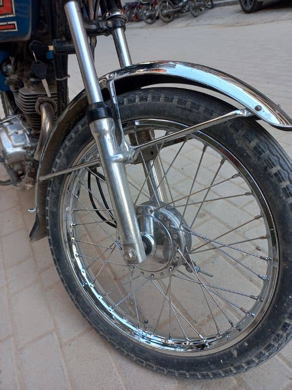 CG 125, 1983 5