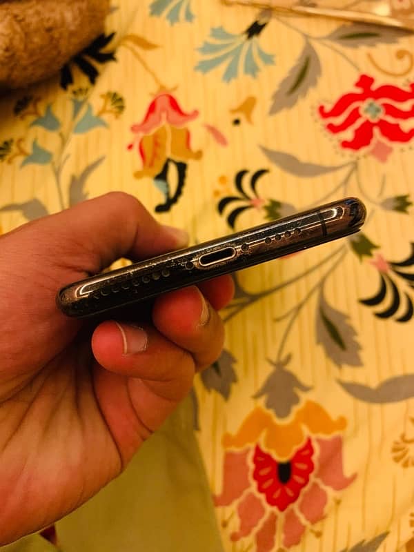 Iphone Xsmax dual sim pta approved 4