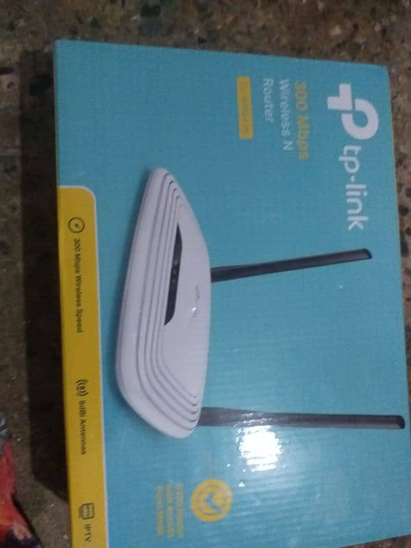 Tplink Wr841 Router Sale Read Ad 1