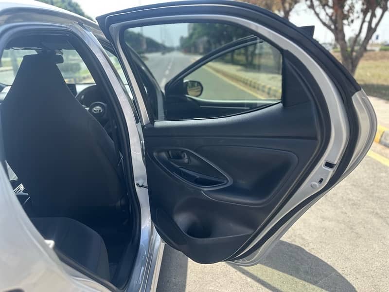Toyota Yaris 2021 4