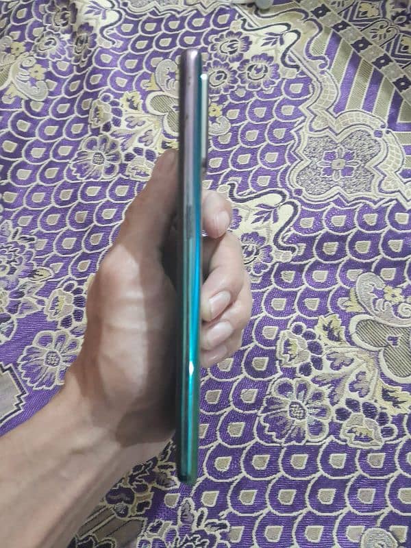 OPPO F19 Pro box and charger sat Hai memory 8/128 2
