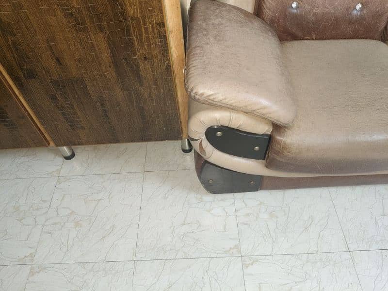 sofa set 6 chair good condition foam condition good molty  foam 7