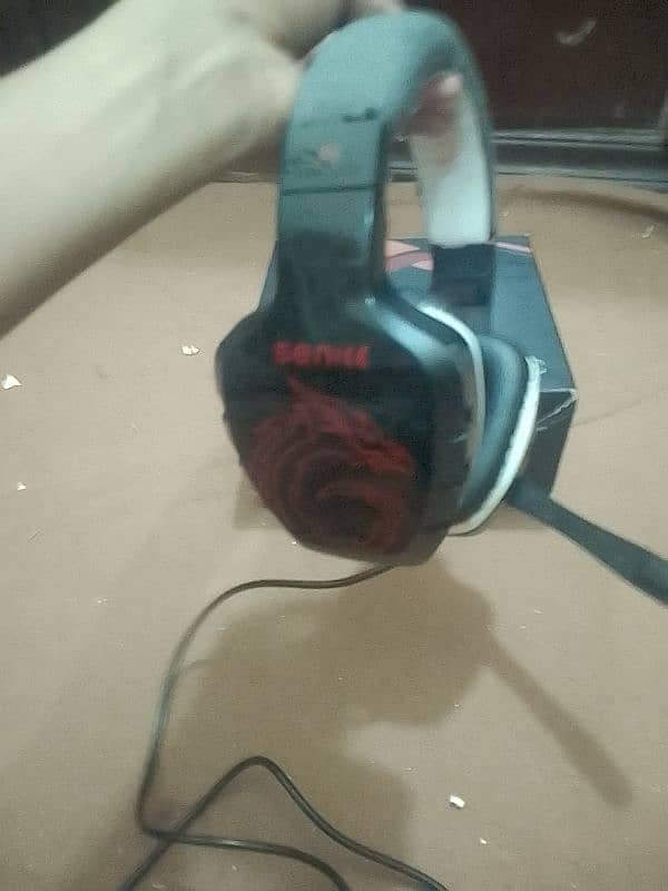 A1S Gaming headphones with mic 2