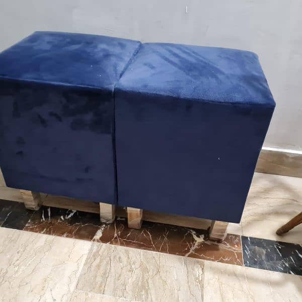 2 ottomans 1