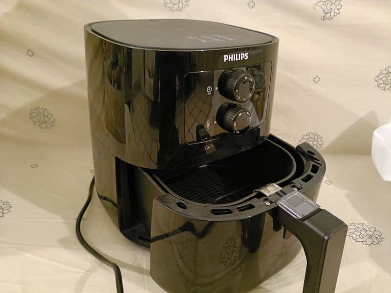 Philips Air Fryer Essential HD9200 7