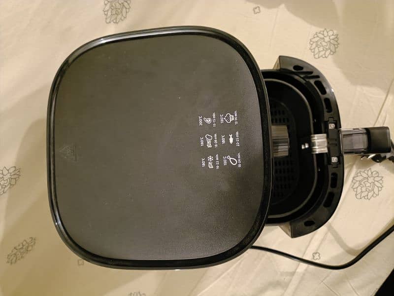 Philips Air Fryer Essential HD9200 10