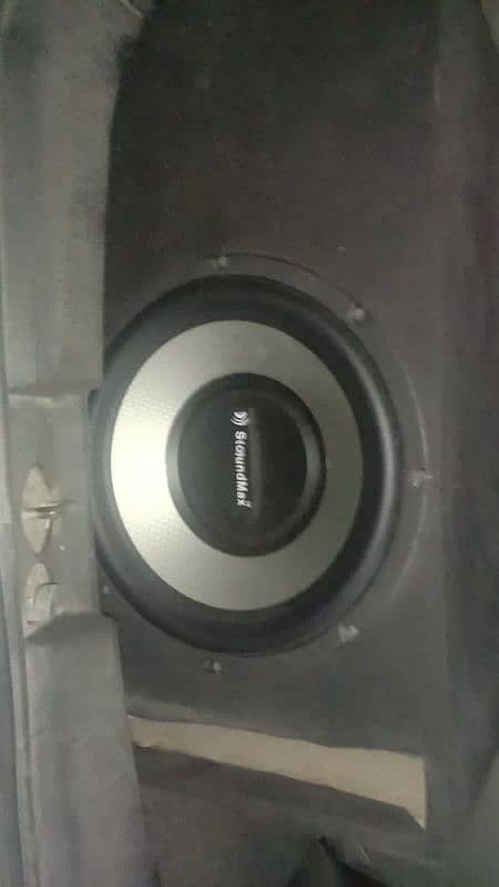 subwoofer and amplifier 0