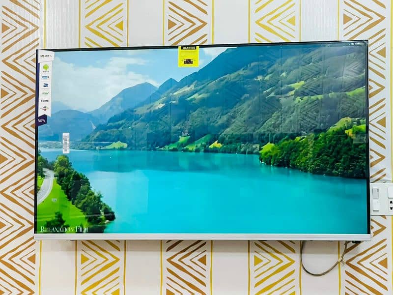 32" borderless Android LED 0
