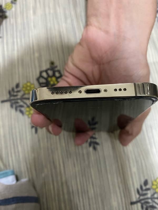 Iphone 12 pro pta approved 256gb Golden Color 5