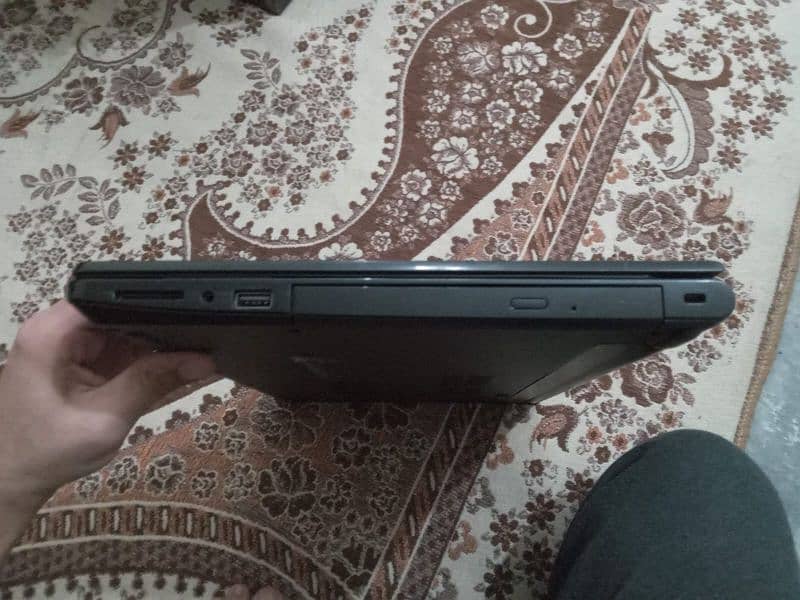 Dell vostro 14 core i7 7gen laptop 128gb SSD 320gb hdd 8gb ram 5