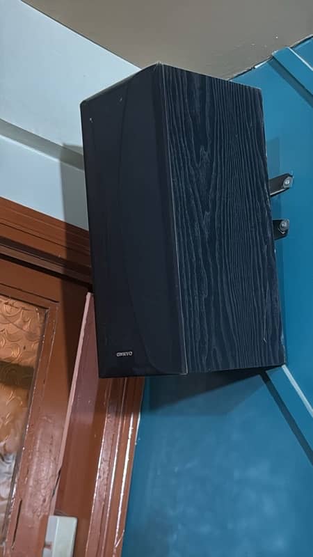 Onkyo SKF-200F/C 5.0 Left, Right, Center Rear - Klipsch Paradigm Focal 6