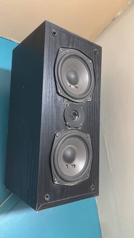 Onkyo SKF-200F/C 5.0 Left, Right, Center Rear - Klipsch Paradigm Focal 7