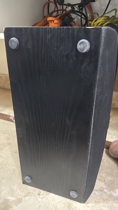 Onkyo SKF-200F/C 5.0 Left, Right, Center Rear - Klipsch Paradigm Focal 9