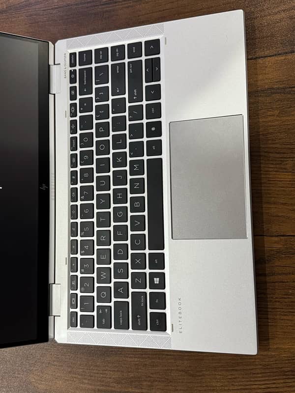 HP Elitebook 1040 G7 i7 32 GB Ram touchscreen 2