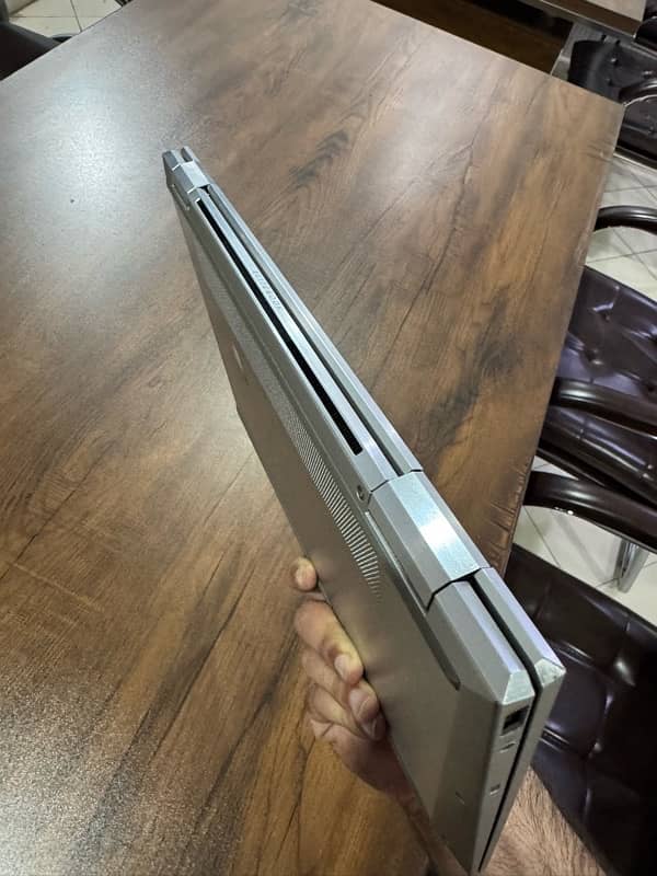 HP Elitebook 1040 G7 i7 32 GB Ram touchscreen 3