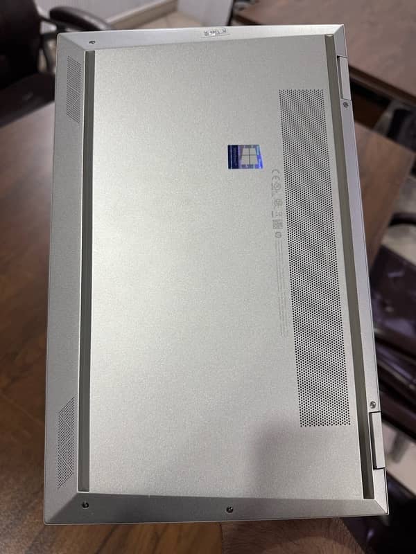 HP Elitebook 1040 G7 i7 32 GB Ram touchscreen 6