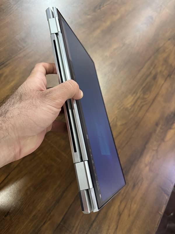 HP Elitebook 1040 G7 i7 32 GB Ram touchscreen 7