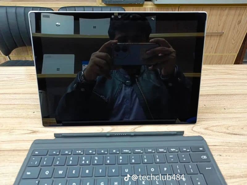 MICROSOFT SURFACE PRO 7 I5 10TH GENERATION 8GB 256GBSSD 4GBHD GRAPHICS 2
