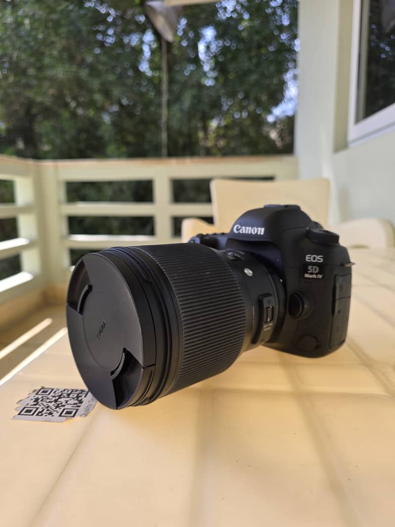 Canon 5D Mark IV with 2 Sigma Art lenses including boxes 0