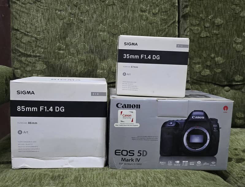 Canon 5D Mark IV with 2 Sigma Art lenses including boxes 3